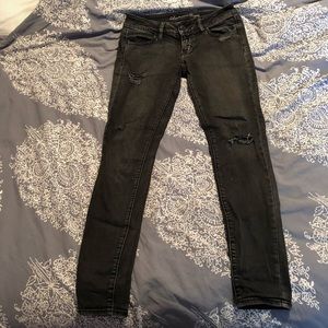 American eagle black destroyed jegging